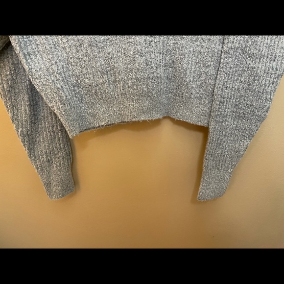 Charlotte Russe Cropped Sweater - Picture 3 of 3